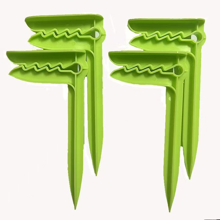 Beach Towel Wind Clips – Integrated Sand Anchor Design