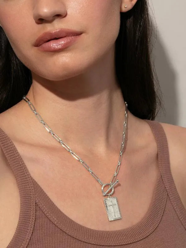 ✝️ Stylish Cross Necklace – Waterproof, Fade-Proof & Unisex ✨💫