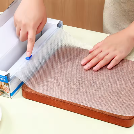 Disposable food-grade PE cutting board, anti-mold, antibacterial, suitable for cutting vegetables and fruits, for outdoor use, sterile board.