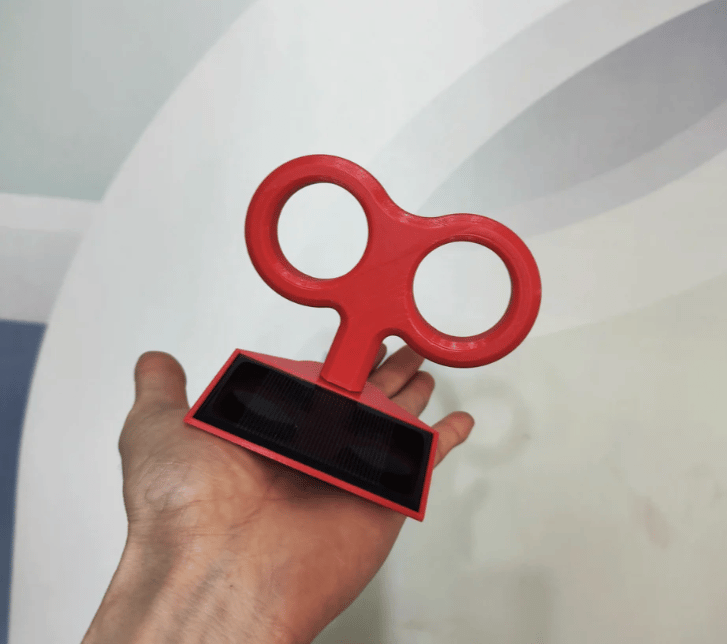 Solar-Powered Spinning Wind-Up Key Car Roof Decoration