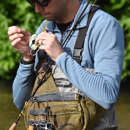 2026 Ultra-Compact Fishing Rod Keeper🎣Lightweight Talweg Rod Roost - Portable & Secure Clip-On Solution for Waders, Belts & Vests