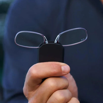 🔥Slim Folding Keychain Reading Glasses - Clips Anywhere, Reads Anytime🔑