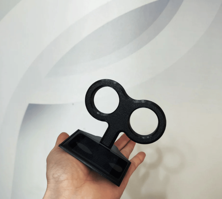 Solar-Powered Spinning Wind-Up Key Car Roof Decoration
