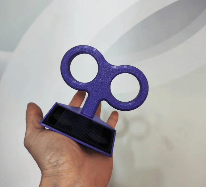 Solar-Powered Spinning Wind-Up Key Car Roof Decoration