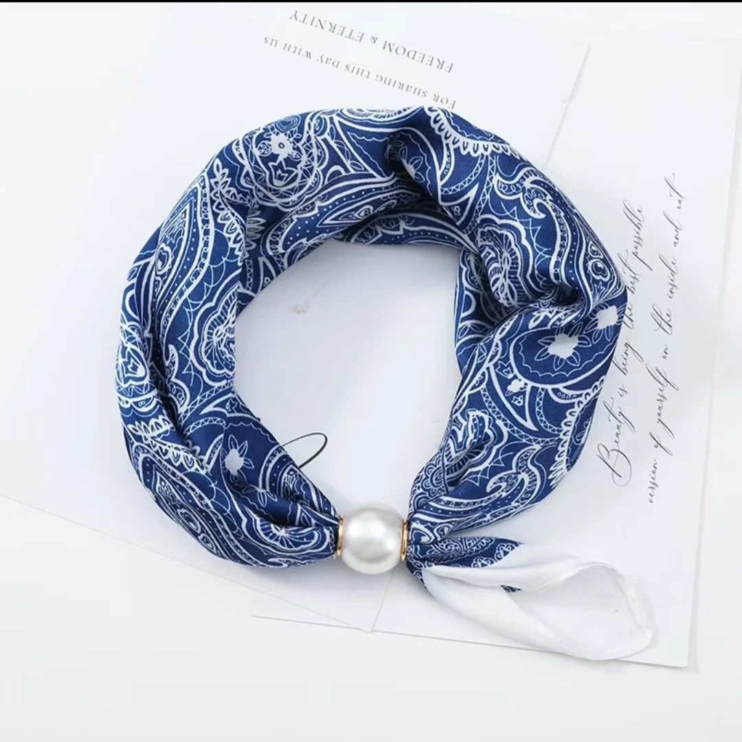 📍🧣 Effortless Glamour: Pop-On Pearl Necklace Scarf ✨