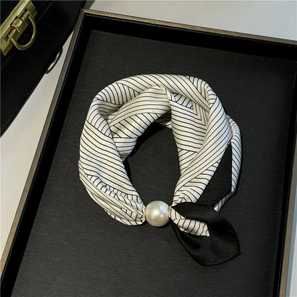 📍🧣 Effortless Glamour: Pop-On Pearl Necklace Scarf ✨